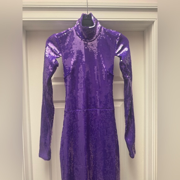 LaQuan Smith Sequin Mock Neck Long Sleeve Cutout Column Gown - Picture 6 of 12